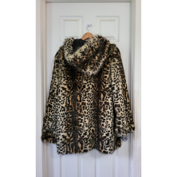 ๐ฟ Pamela McCoy Women's Large Cheetah Leopard Animal Print Luxury Hooded Coat - Picture 12 of 13